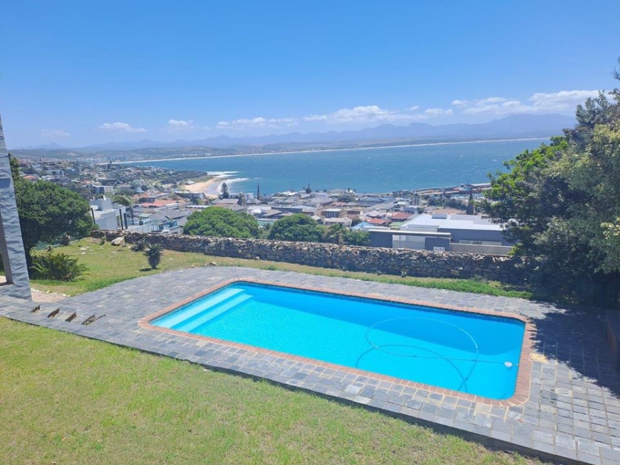 4 Bedroom Property for Sale in Linkside Western Cape